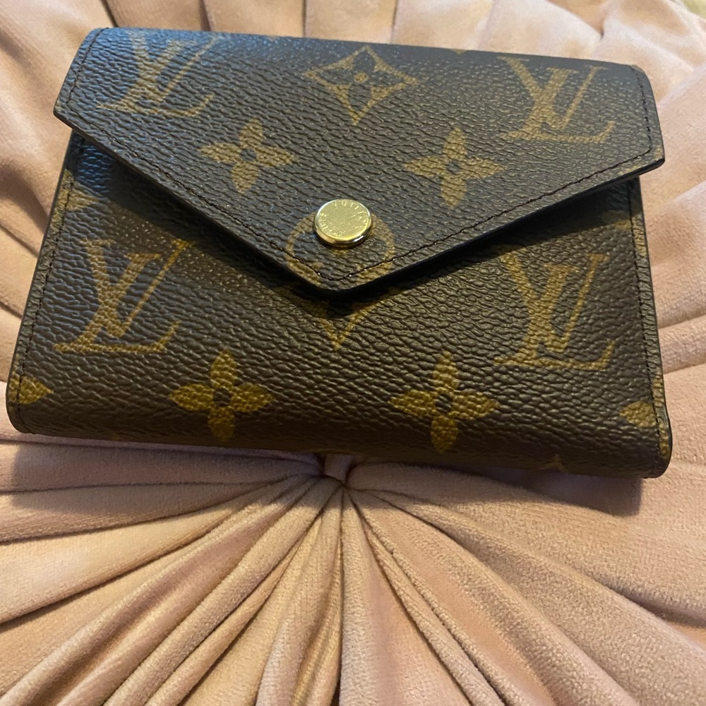 Louis Vuitton Victorine Wallet in Rose Ballerine Pink